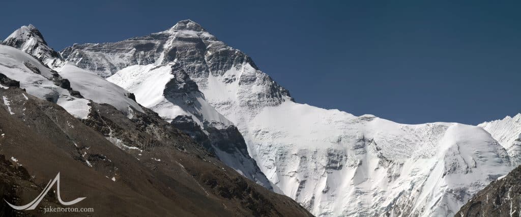 Panorama of the North (Tibetan) side of Mount Everest.Panorama of the North (Tibetan) side of Mount Everest.